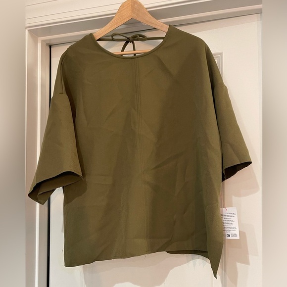 Arrange by ASOS boxy seamed Chic Olive Green Women's Top with black tie detail - Picture 3 of 8